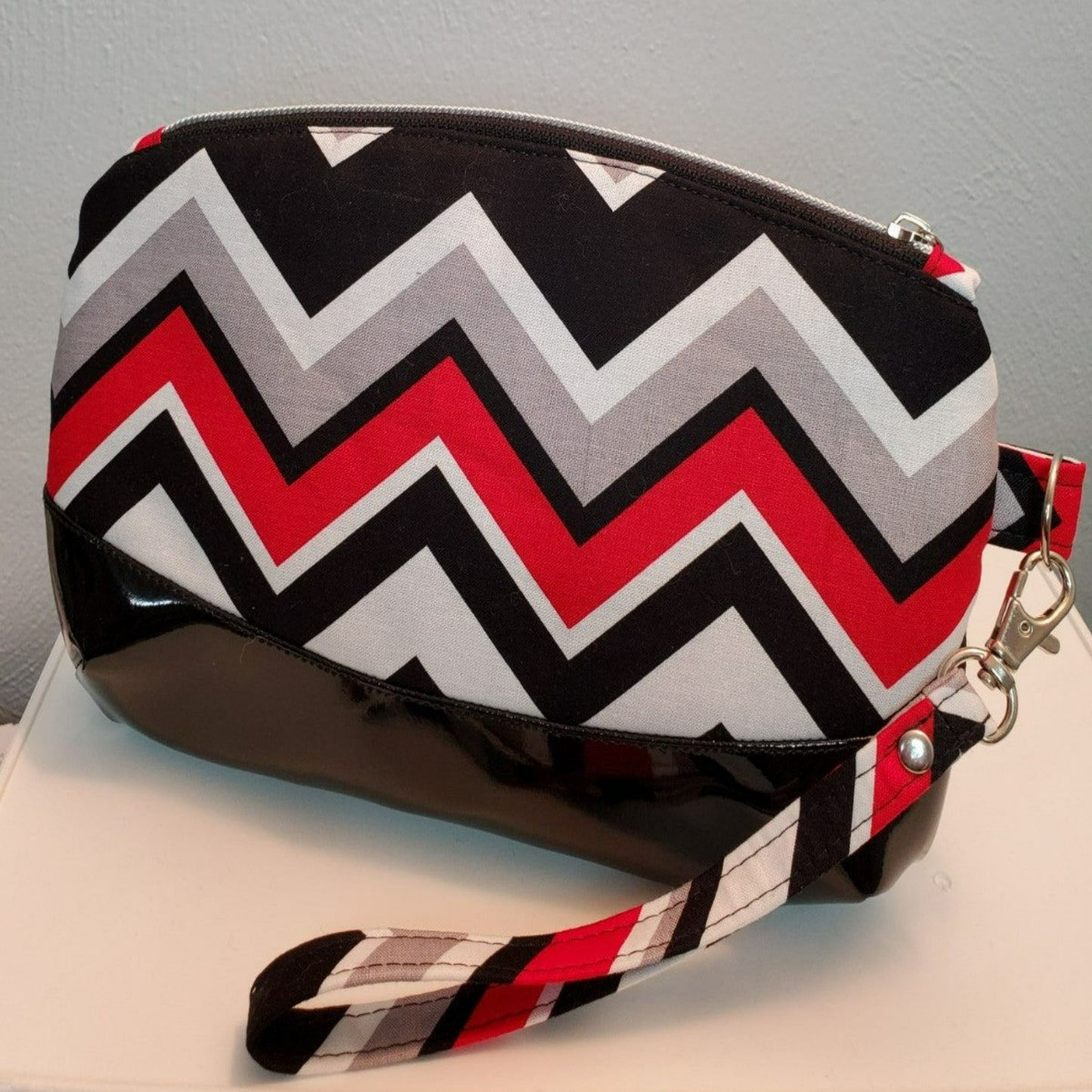 Zig Zag Wristlet Clutch Bag
