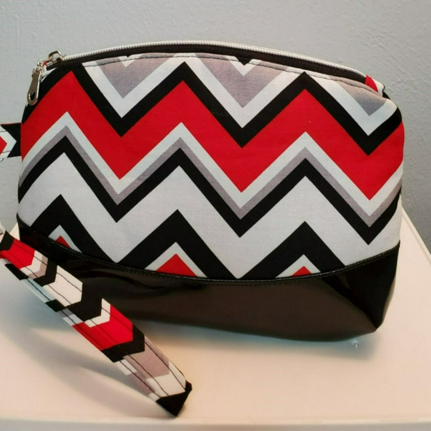 Zig Zag Wristlet Clutch Bag
